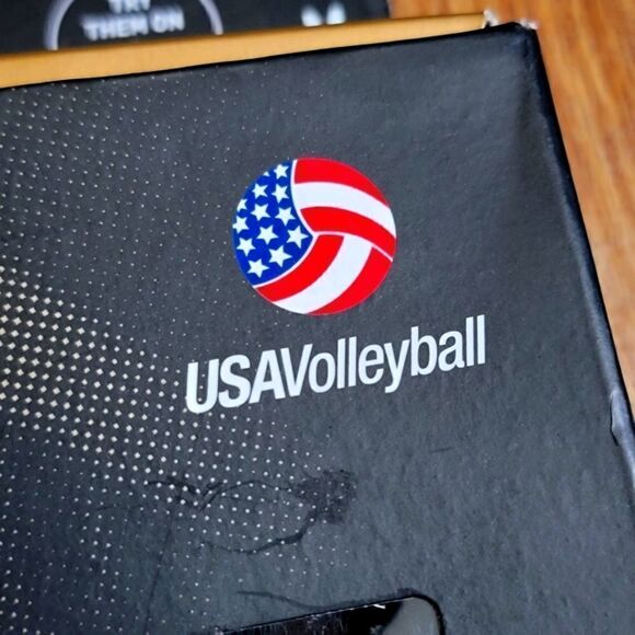 Adidas USA Volleyball 5 Inch Kneepads Unisex Size S M Black White Brand New - Picture 1 of 8